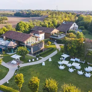  Hotel Il Tesoro Living