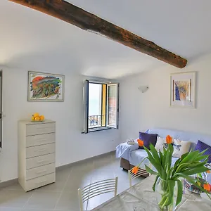 https://donadelmar2.hotelitalianriviera.com