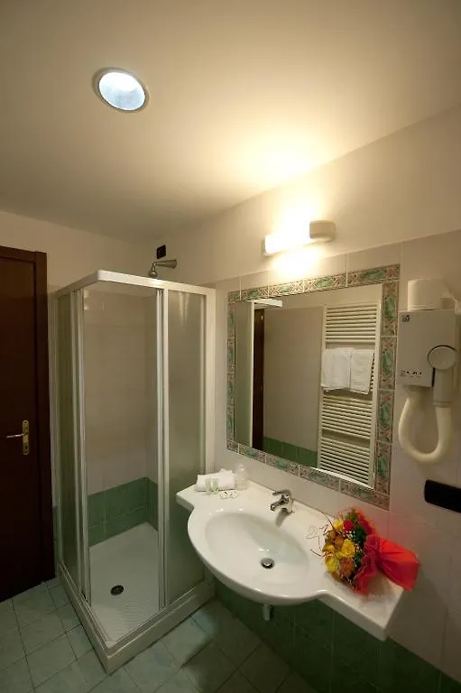 Hotel Roma Кассано-Маньяго 3*,
