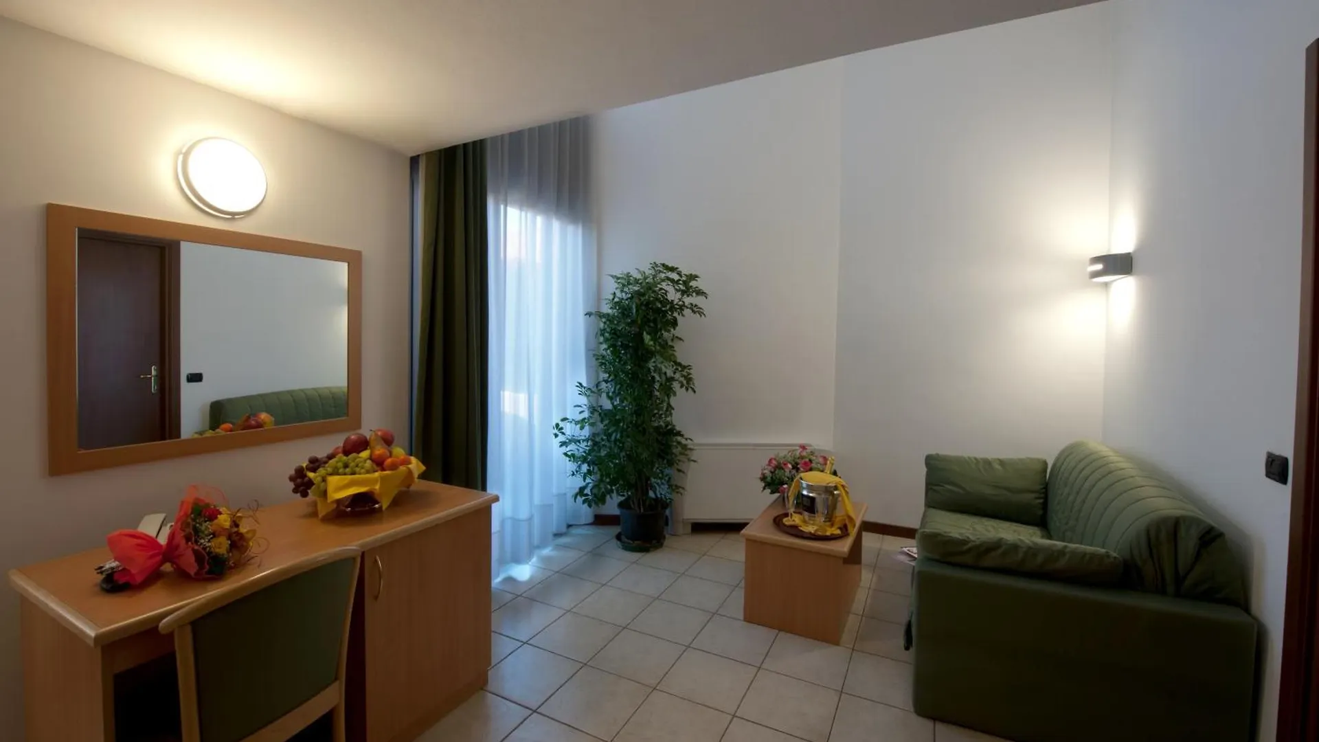 Hotel Roma Кассано-Маньяго 3*,  Италия