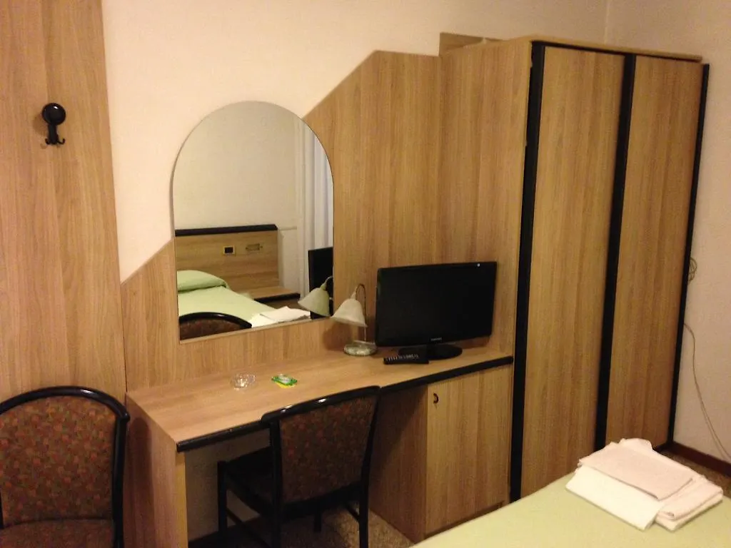 Hotel Roma Кассано-Маньяго