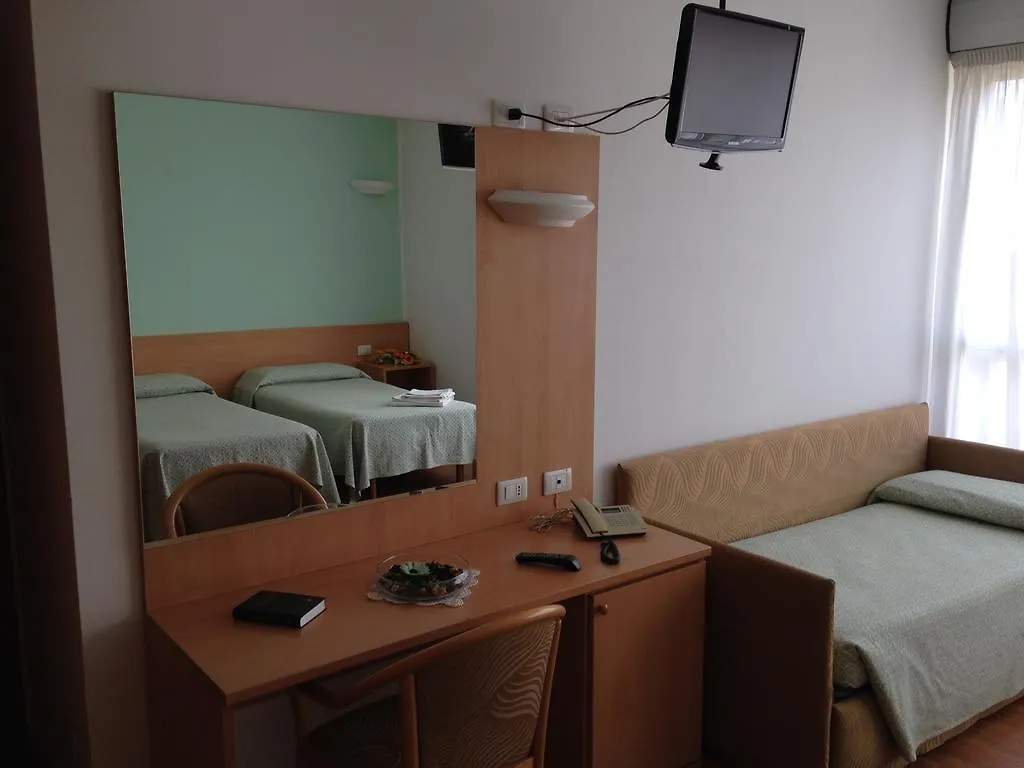 Hotel Roma Кассано-Маньяго